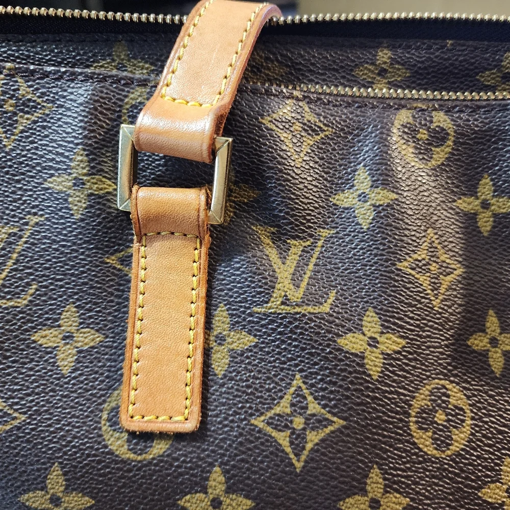 Louis Vuitton Tote - Picture 8 of 9